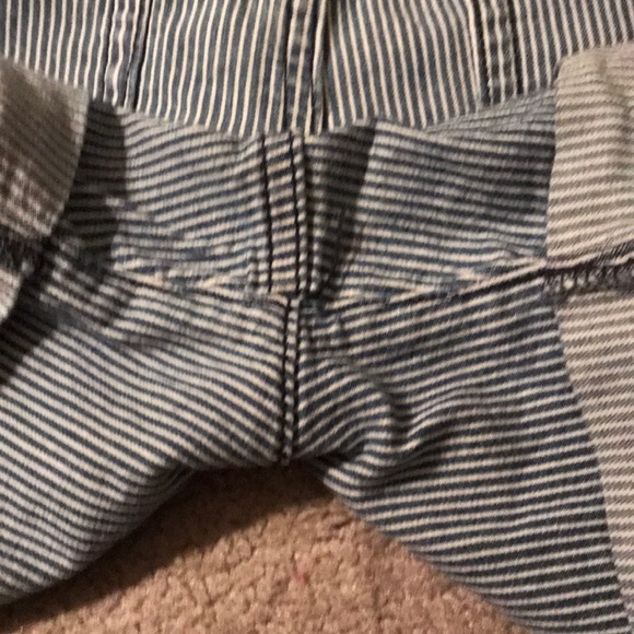 Banana Republic Factory Cuffed Shorts - Picture 3 of 5